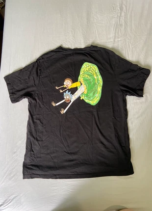 Tee-shirt Rick & Morty, marque: Bershka, état: Bon état, taille: M, 6,00 €, 7,00 € Protection acheteurs incluse