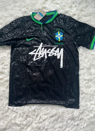 T-shirt de foot concept Brésil, Stussy, taille S, marke: Stüssy, zustand: Sehr gut, größe: S, 25,00 €, 26,95 € inklusive Vinted-Käuferschutz