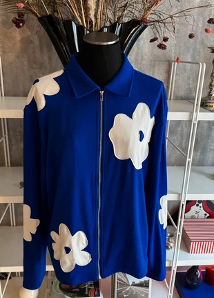 Veste bleu roi à fleurs blanches – style arty / Y2K / pièce unique, brand: Vintage Dressing, condition: Very good, size: S, €21.00, €22.75 includes Buyer Protection