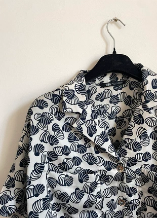 Camicia crop Zara tg L fantasia conchiglia nuova, brand: Zara, condizioni: Nuovo senza cartellino, taglia: L / IT 44 / EU 40, €15.00, €16.45 include la Protezione acquisti