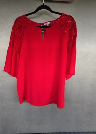 Haut rouge dentelle manches courtes, marke: Lady Blush, zustand: Sehr gut, größe: L / 40 / 12, 5,00 €, 5,95 € inklusive Vinted-Käuferschutz