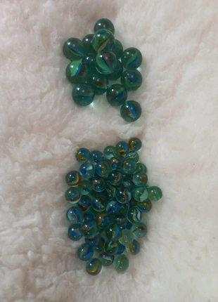 80 Berlindes: 15 grandes, 65 pequenos. Excelente estado., marca: Local, estado: Muito bom, tamanho: Tamanho único, €3.00, €3.85 inclui Proteção do Comprador