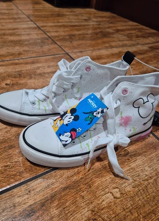 Sapatilhas Mickey, marca: Primark, estado: Novo com etiquetas, tamanho: 38, €15.00, €16.45 inclui Proteção do Comprador