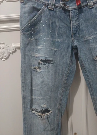 Jeans elasticizzato Met con brillantini e strappi taglia 25, marke: Met, zustand: Sehr gut, größe: XS, 10,00 €, 11,20 € inklusive Vinted-Käuferschutz