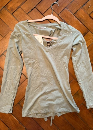 y2k long sleeve, brand: Deadstock, condition: Very good, size: M / 10, £18.00, £19.60 includes Buyer Protection