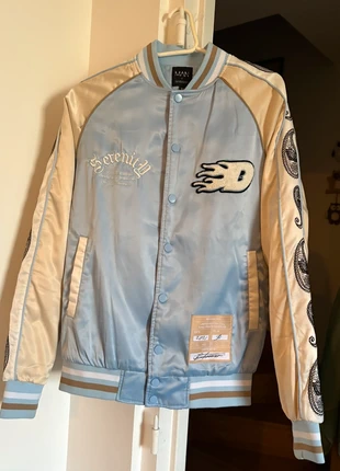 Veste varsity jacket excellent état taille XS, marque: Varsity, état: Très bon état, taille: XS, 7,00 €, 8,05 € Protection acheteurs incluse