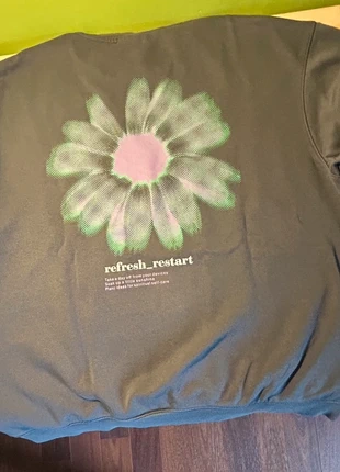 Pull ras du coup H&M imprimé, marque: H&M, état: Très bon état, taille: M, 3,00 €, 3,85 € Protection acheteurs incluse