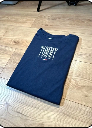 Tee-shirt bleu marine Tommy Jeans beau logo brodé blanc, brand: Tommy Jeans, condition: Very good, size: M / 38 / 10, €16.00, €17.50 includes Buyer Protection