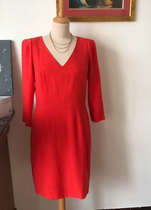 Robe élégante rouge droite avec joli découpage dos, brand: Sinéquanone, condizioni: Ottime, taglia: L / IT 44 / EU 40, €15.00, €16.45 include la Protezione acquisti