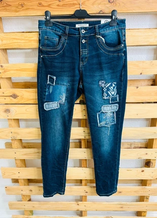 Jean patchwork Karostar, marque: KAROSTAR, état: Très bon état, taille: M / 38 / 10, 22,00 €, 23,80 € Protection acheteurs incluse