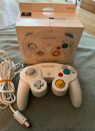 Manette gamecube t3 blanche en boite, brand: GAMECUBE, condition: Very good, €55.00, €58.45 includes Buyer Protection Pro