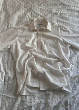 Chemise Yves Saint Laurent 📍prix négociable 📍vintage blanche à manche courte 100% coton logo brodé, marke: Yves Saint Laurent, zustand: Sehr gut, größe: L, 35,00 €, 37,45 € inklusive Vinted-Käuferschutz