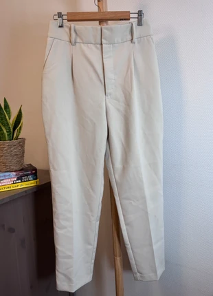 Zara Cream High-Waist Tapered Pants – Size L, marke: Zara, zustand: Sehr gut, größe: L / 40 / 12, 7,00 €, 8,05 € inklusive Vinted-Käuferschutz