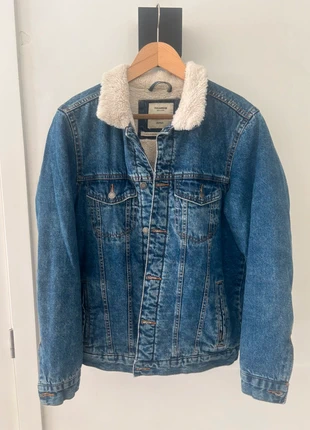 Veste en jean bleu pull & bear moutmoute taille large homme, marque: Pull & Bear, état: Très bon état, taille: L, 25,00 €, 26,95 € Protection acheteurs incluse
