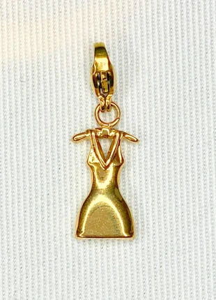 Pendentif doré en forme de minirobe, chic et élégant - Style Coquette, brand: Inconnu, condition: New with tags, €6.00, €7.00 includes Buyer Protection Pro