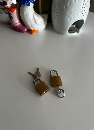 Petits cadenas, staat: Nieuw zonder prijskaartje, € 3,00, € 3,85 inclusief Kopersbescherming