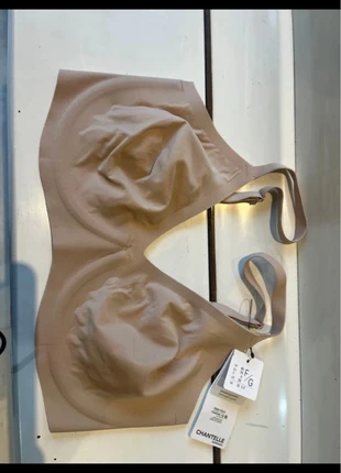 Soutien gorge dos lissant confort Chantelle 85F/G, marque: Chantelle, état: Neuf avec étiquette, taille: 85G, 35,00 €, 37,45 € Protection acheteurs incluse