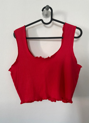 Crop top red, marke: Sonstiges, zustand: Neu, größe: L / 40 / 12, 2,00 €, 2,80 € inklusive Vinted-Käuferschutz
