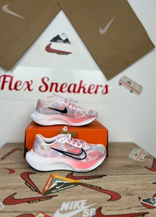 Nike Zoom Fly 5 taille 36,5, brand: Nike, condizioni: Nuovo con cartellino, taglia: 36.5, €109.00, €115.15 include la Protezione acquisti