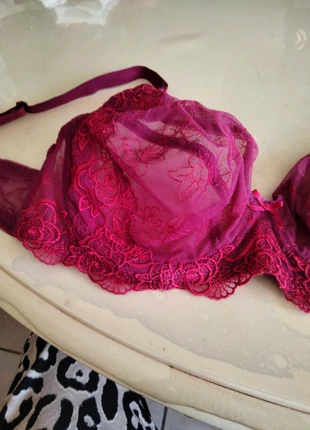 Soutiens gorge, marca: Charlott', estado: Bueno, tamaño: 95C, 4,00 €, 4,90 € Protección al comprador incluida