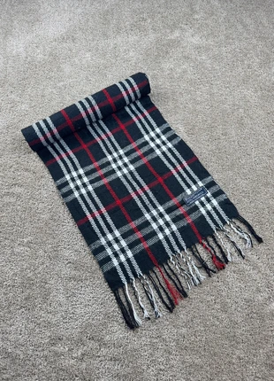 Écharpe burberry à quadrillage y2k old money - Burberry scarve, brand: Burberry, condition: Good, €44.99, €47.94 includes Buyer Protection