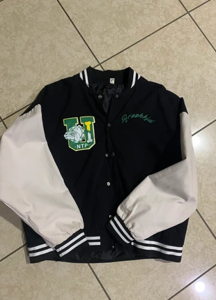 varsity jacket, merk: Varsity, staat: Heel goed, maat: M / 38 / 10, € 10,00, € 11,20 inclusief Kopersbescherming