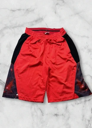 Short Basketball All-Star Rouge et Noir Motifs Galactiques Taille L, marque: AllStar, état: Bon état, taille: L, 16,00 €, 17,50 € Protection acheteurs incluse