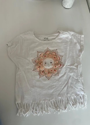 T-shirt weiß mit Fransen und Pailletten, brand: C&A, condition: Very good, size: 5 years / 110 cm, €3.00, €3.85 includes Buyer Protection