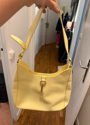 Sac à main jaune Galeries Lafayette, marque: Galeries Lafayette, état: Très bon état, 25,00 €, 26,95 € Protection acheteurs incluse
