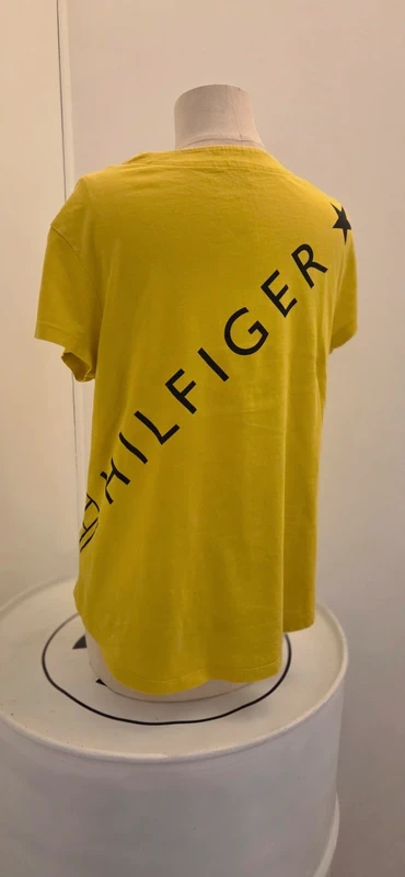 T-shirt jaune Tommy Hilfiger logo diagonal - photo numéro 7
