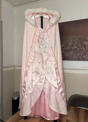 Aurores avec sa cape Deluxe, marca: Disneyland Paris, estado: Muy bueno, tamaño: 12 años / 152 cm, 59,00 €, 62,65 € Protección al comprador incluida