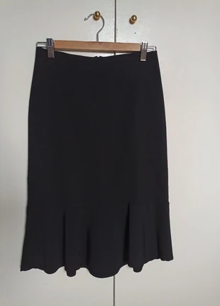 Jupe noire volant  à la base, taille haute, longueur sous le genou taille 38, marca: Spatial, estado: Muito bom, tamanho: M / 38 / 10, €2.00, €2.80 inclui Proteção do Comprador