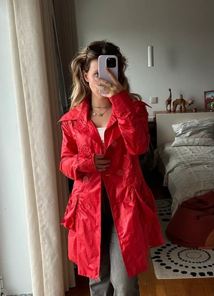 Rare 90’s red trench coat - size S/M, marque: Local, état: Neuf sans étiquette, taille: M / 38 / 10, 12,00 €, 13,30 € Protection acheteurs incluse