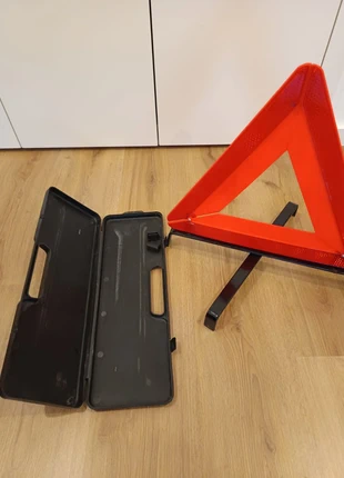 Triângulo de Emergência com Estojo, estado: Muito bom, €8.00, €9.10 inclui Proteção do Comprador