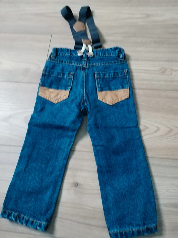Jeans avec bretelles - photo numéro 2