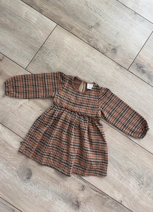 Wunderschönes Karokleid festliches Kleid kariert in orange braun beige von Zara, merk: Zara, staat: Heel goed, maat: 24-36 maanden / 92 cm, € 6,00, € 7,00 inclusief Kopersbescherming