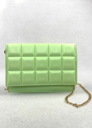 Sac Bandoulière Matelassé Vert Pastel Chaîne Dorée – Tendance Y2K, merk: Vintage Dressing, staat: Heel goed, € 19,90, € 21,60 inclusief Kopersbescherming