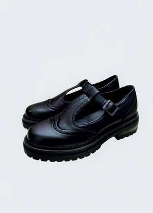 Due buchi stile inglese,numero 41, disponibile dal 36 al 41, marke: Mary Jane, zustand: Neu, mit Etikett, größe: 41, 34,00 €, 36,40 € inklusive Vinted-Käuferschutz
