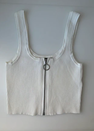 Precioso top de Bershka 🤍, marque: Bershka, état: Neuf sans étiquette, taille: XS / 34 / 6, 5,00 €, 5,95 € Protection acheteurs incluse