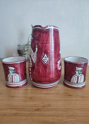 Vintage Deruta – brocca e 2 tazze, ceramica dipinta a mano – decoro medievale e floreale, marke: Deruta, zustand: Sehr gut, 29,00 €, 31,15 € inklusive Vinted-Käuferschutz