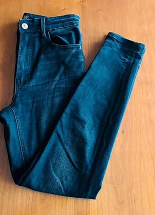 Pantalón pitillo Stradivarius, marque: Stradivarius, état: Satisfaisant, taille: M / 38 / 10, 2,00 €, 2,80 € Protection acheteurs incluse