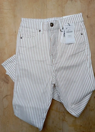 Jean rayés, marque: Stradivarius, état: Neuf avec étiquette, taille: S / 36 / 8, 6,00 €, 7,00 € Protection acheteurs incluse