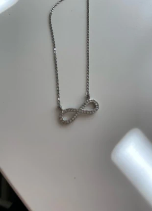 Infinite chain, merk: Infinite, staat: Heel goed, € 2,50, € 3,33 inclusief Kopersbescherming