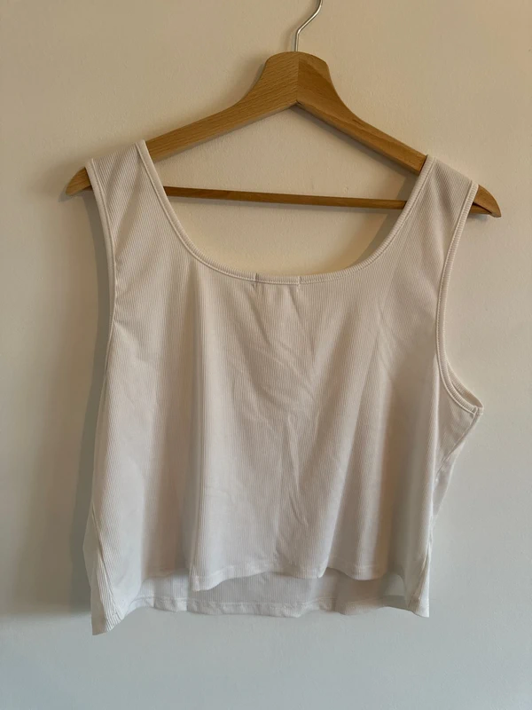 Corp top blanc - photo numéro 4