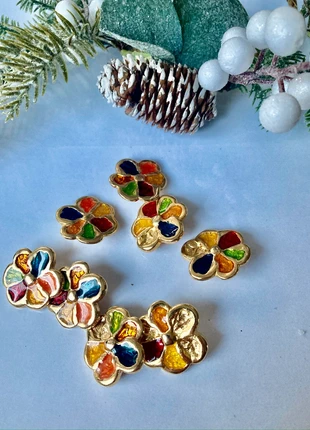 Lot 8 boutons moyens fleurs vintage, marque: Vintage Dressing, état: Très bon état, 14,00 €, 15,40 € Protection acheteurs incluse