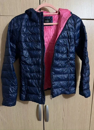 Doudoune imperméable bleu et rose Guess, brand: GUESS, condition: Very good, size: 14 years / 164 cm, €14.00, €15.40 includes Buyer Protection
