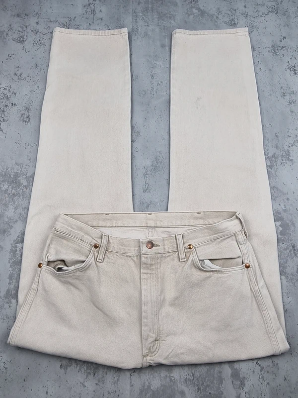 Jean Wrangler Crème – Taille 44 FR Homme (mesures en photos) - photo numéro 2