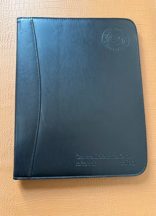 Porte-documents noir A4 Genève Servette Hockey Club en excellent état, brand: Genève serviette hockey sport, condition: Very good, €5.00, €5.95 includes Buyer Protection