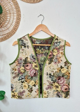 Upcycled gilet van vintage tapestry kleed S/M, merk: MINT Upcycling, staat: Heel goed, maat: M / 38 / 10, € 44,95, € 47,90 inclusief Kopersbescherming Pro