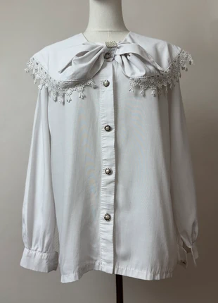 Chemise vintage blanche dentelle nœud oversize strass bijou statment, marke: Vintage Dressing, zustand: Sehr gut, größe: L / 40 / 12, 17,00 €, 18,55 € inklusive Vinted-Käuferschutz
